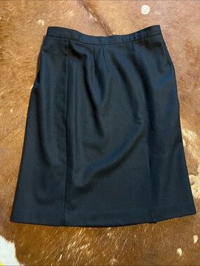 Classic Briggs Black 100% Pure Wool Skirt Fully Lined Back Zipper Size 14